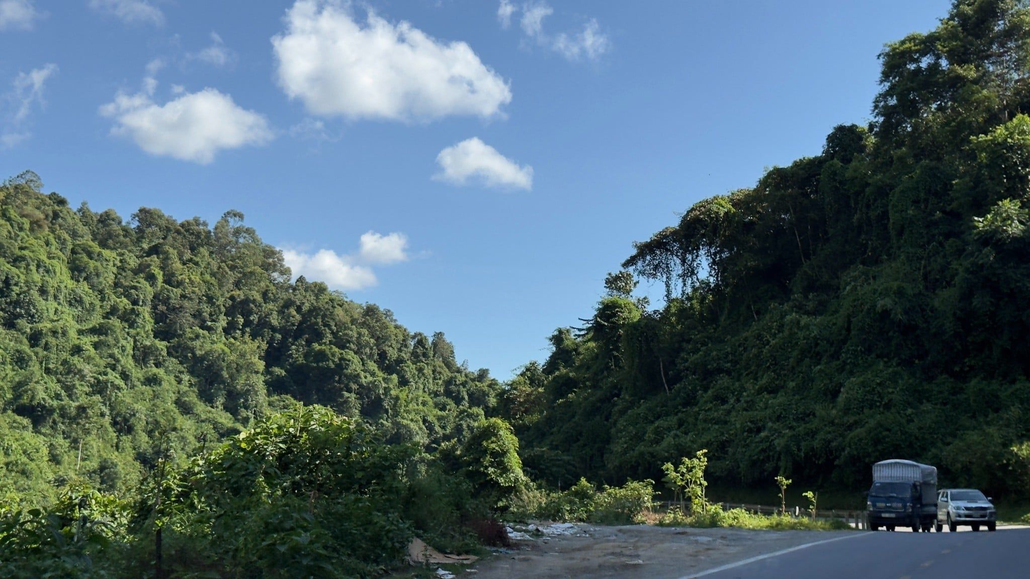 VIETNAM HIGHLANDS CYCLING ADVENTURE TOGETHER