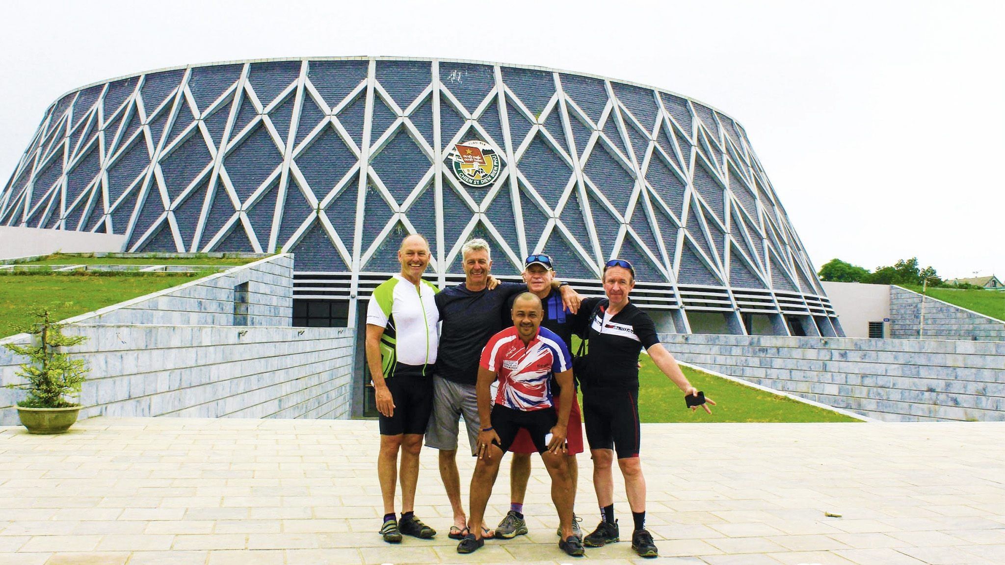 SLOW CYCLING ADVENTURES THROUGH NORTHERN VIETNAM