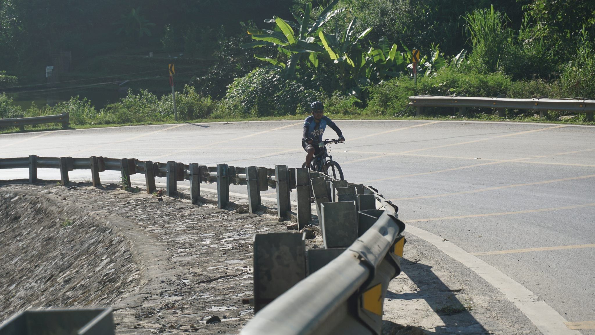 VIETNAM MOUNTAIN CYCLING CLIMB AND CAMARADERIE
