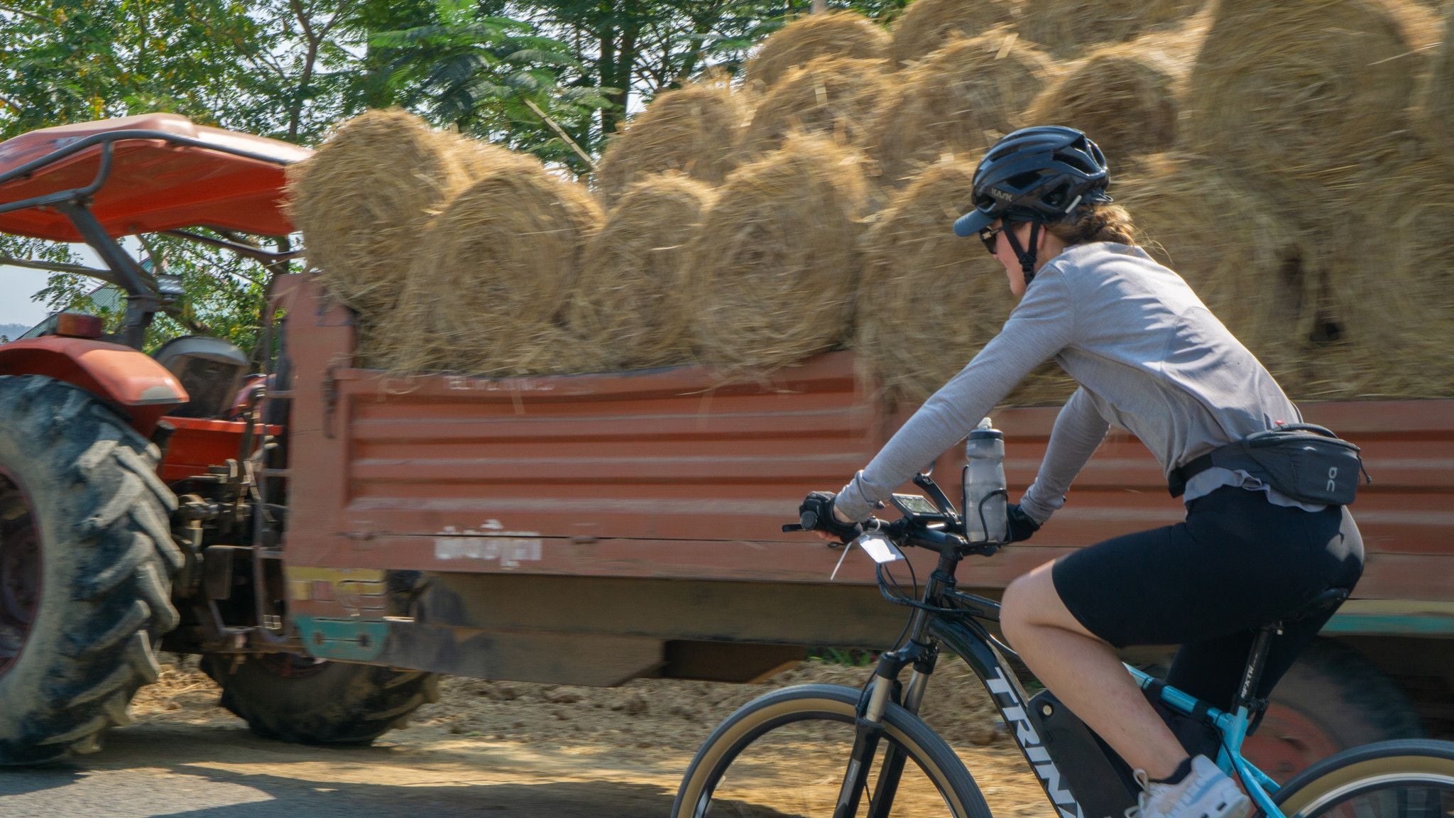 SOUTHEAST ASIA CYCLING FROM PAKSE TO SIEMREAP: TWO COUNTRIES, ONE RIVER