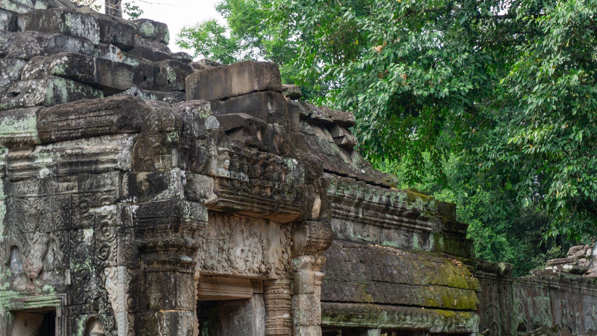 SOUTHEAST ASIA CYCLING FROM PAKSE TO SIEMREAP: TWO COUNTRIES, ONE RIVER
