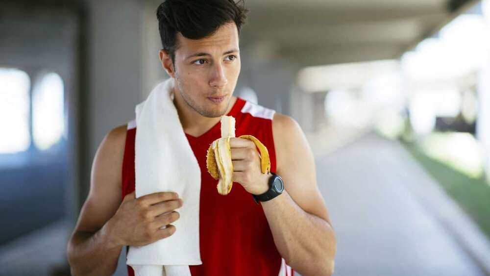 Ăn trước tập giúp cơ thể có đủ năng lượng cho các bài tập nặng