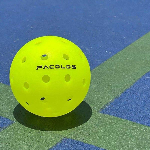 Bóng Pickleball hợp lệ phải tuân thủ quy định của USA Pickleball