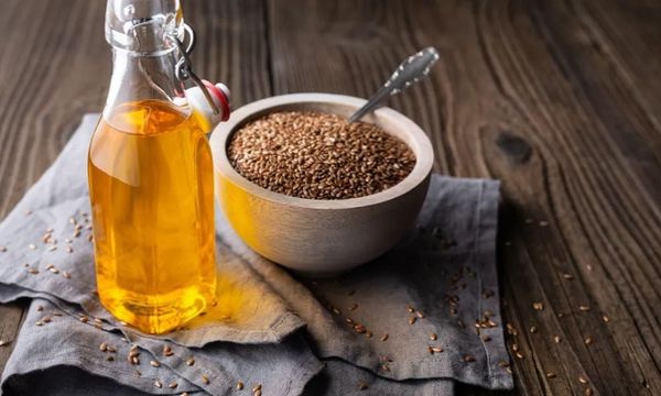 Trong dầu hạt lanh có chứa chủ yếu chất axit béo omega-3 - chất có nhiều lợi ích cho sức khỏe con người