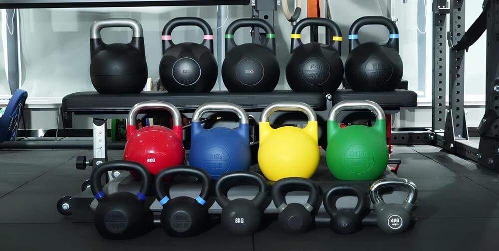 Kettlebell là dụng cụ tập luyện thiên về sức mạnh và khả năng kiểm soát toàn thân