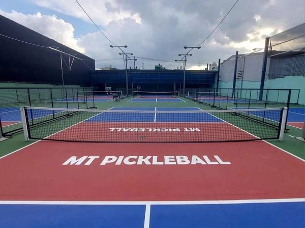 Giá thuê sân pickleball Đà Nẵng từ khoảng 100.000 – 150.000đ/giờ