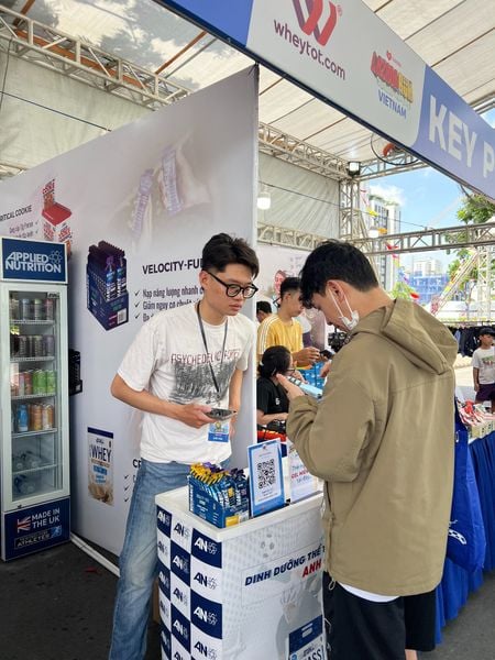 Whey Tốt x Applied Nutrition giải cầu lông Hai Chai Club 2025