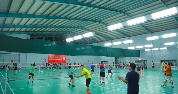 Sân cầu lông Gia Bảo được trang bị cơ sở vật chất hiện đại