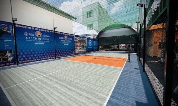 Bad Bunny Pickleball là mô hình kết hợp giữa sân pickleball và quán cafe