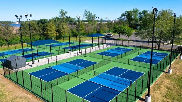 Sân Pickleball khác với các loại sân thể thao khác về nhiều mặt