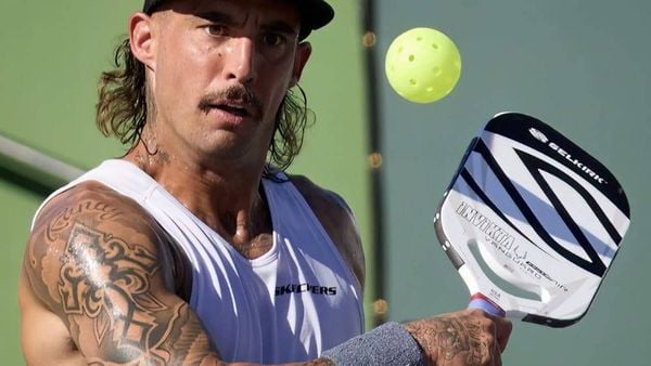 Vợt Selkirk Vanguard Power Air Invikta phù hợp lối chơi tấn công mạnh mẽ