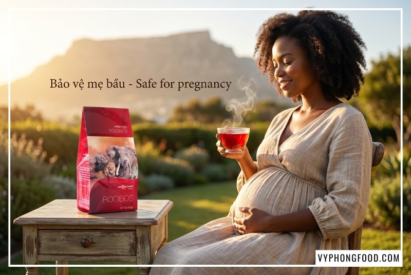 Trà rooibos Nam Phi African Dawn tự nhiên không chứa caffeine, cực ít tannin, là loại trà thảo mộc tốt cho sức khỏe được khuyên dùng cho cả gia đình, từ trẻ nhỏ 6 tháng tuổi, phụ nữ mang thai đến người cao tuổi, giúp xoa dịu tiêu hóa và bảo vệ giấc ngủ.