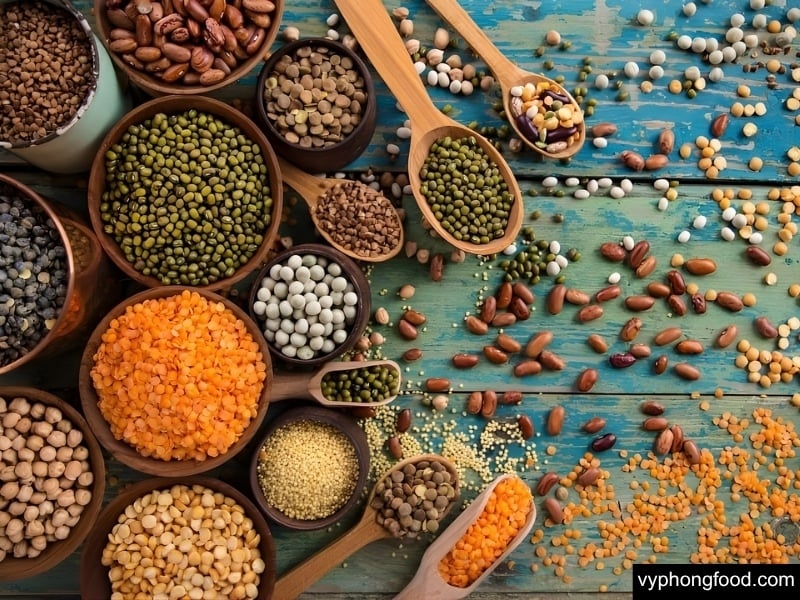 hình ảnh ngũ cốc nguyên chất 5 loại đậu greenmax đài loan gồm đậu đỏ, đậu xanh, đậu nành, đậu đen và đậu trắng, cung cấp protein, chất xơ và vitamin tự nhiên tốt cho sức khỏe, phù hợp cho bữa sáng lành mạnh