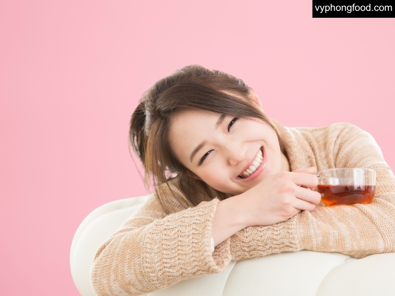 South African Rooibos Tea embraced by youth as a trendy herbal drink, caffeine-free, rich in antioxidants, and officially imported by vyphongfood.com under African Dawn brand.