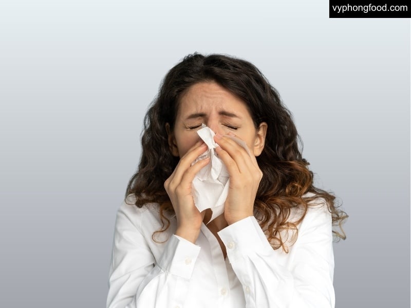 This image shows a cup of South African rooibos tea, a caffeine-free herbal tea known for its health benefits. Rooibos tea is one of the most popular herbal teas for better sleep, heart health, and allergy relief.