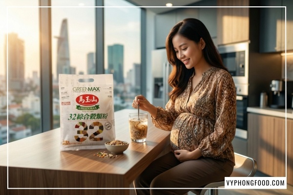 Hình ảnh mẹ bầu sử dụng bột ngũ cốc dinh dưỡng giảm cân Greenmax để kiểm soát cân nặng và bổ sung dinh dưỡng thai kỳ an toàn