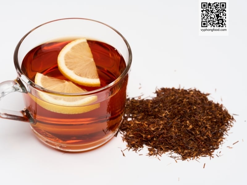 Hồng trà Rooibos Nam Phi African Dawn nhập khẩu chính ngạch, minh chứng rõ nét cho công dụng của trà thảo mộc đối với sức khỏe. Thưởng thức trà thảo mộc dễ ngủ Rooibos African Dawn - một trong các loại trà thảo mộc trên thị trường không chứa Caffeine giúp thư giãn.