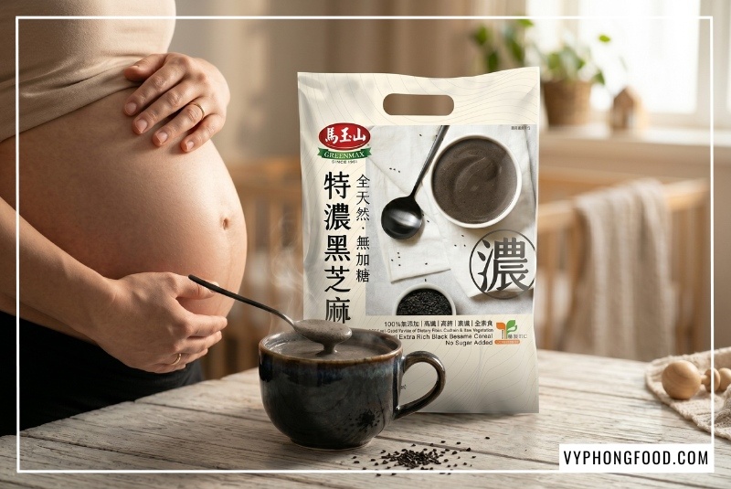 Ly bột ngũ cốc dinh dưỡng từ mè đen và các loại hạt Greenmax Đài Loan thơm ngon giàu Vitamin E giúp phát huy tối đa công dụng của bột mè đen cho mẹ bầu trong việc nuôi dưỡng làn da đàn hồi và chủ động ngăn ngừa rạn da thai kỳ từ tháng thứ 3.