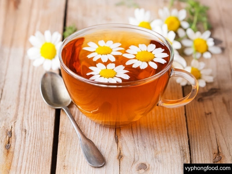 South African Rooibos Tea for Valentine’s romance—easy brewing guide for Vietnamese readers featuring African Dawn teabags, caffeine-free herbal tea with vanilla, chai, floral, and blackcurrant blends, served hot or iced.