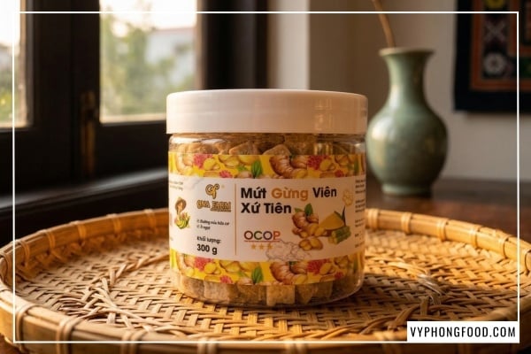 Hình ảnh hũ mứt gừng viên xứ Tiên QNA Farm 300g đặc sản Quảng Nam sang trọng làm quà tặng sức khỏe.