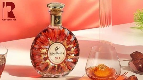 Rémy Martin XO tuy giá hơi nhỉnh một chút nhưng rất hợp làm món quà đáng nhớ cho dịp đặc biệt