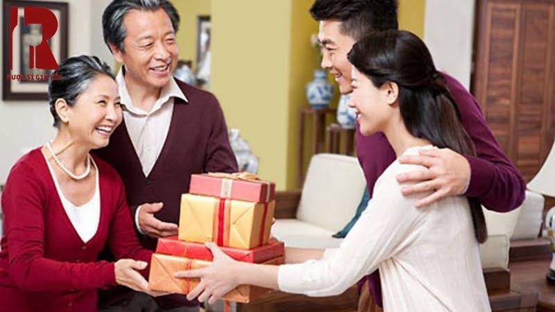 Nguyên tắc tặng rượu Tết