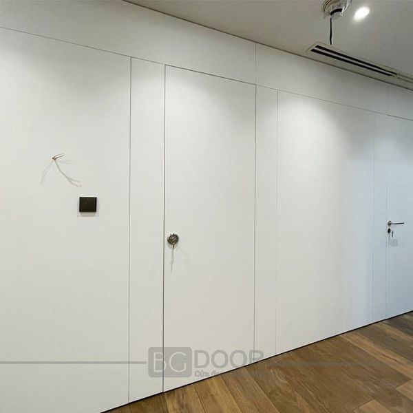 Cửa giấu khuôn âm vách