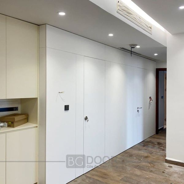 Cửa giấu khuôn âm vách