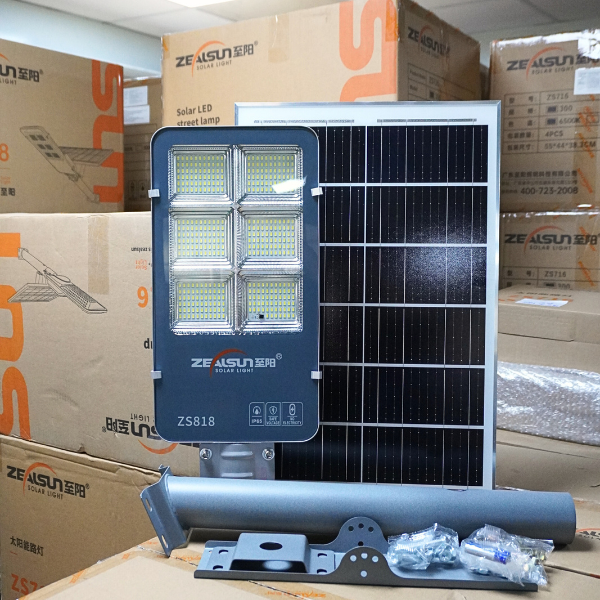 Bộ đèn đường NLMT ZS818