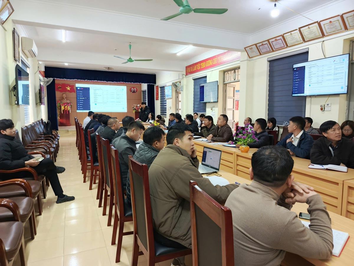 Hướng dẫn sử dụng phần mềm Hồ sơ sức khỏe điện tử trong chương trình tập huấn tại Trung tâm Y tế Tủa Chùa