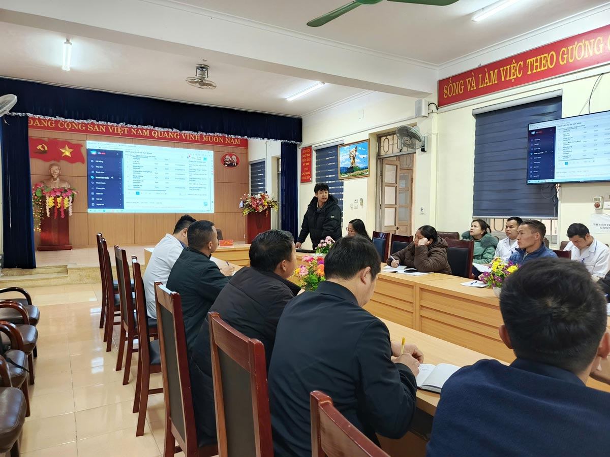 Chuyên gia Song Ân trao đổi thực hành triển khai Hồ sơ sức khỏe điện tử tại Trung tâm Y tế Tủa Chùa