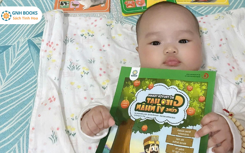 Giai đoạn 0-3 tuổi trẻ chưa biết đọc chữ, nhưng hoàn toàn có thể “đọc” bằng mắt và cảm xúc.