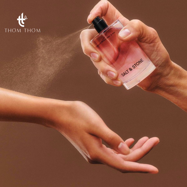 nước hoa bị mất nắp xịt