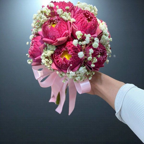 Mẫu hoa cầm tay cô dâu 01