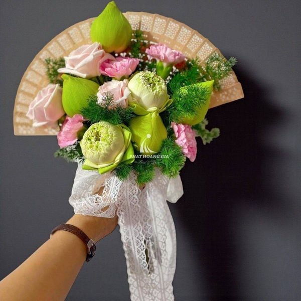 Mẫu hoa cầm tay cô dâu 01