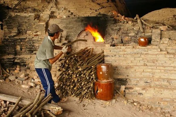 Kiểm soát lửa trong quy trình sản xuất gốm Bát Tràng