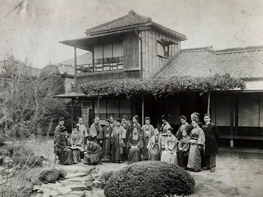 Sứ đoàn Iwakura và những người phụ nữ đầu tiên rời khỏi Nhật Bản