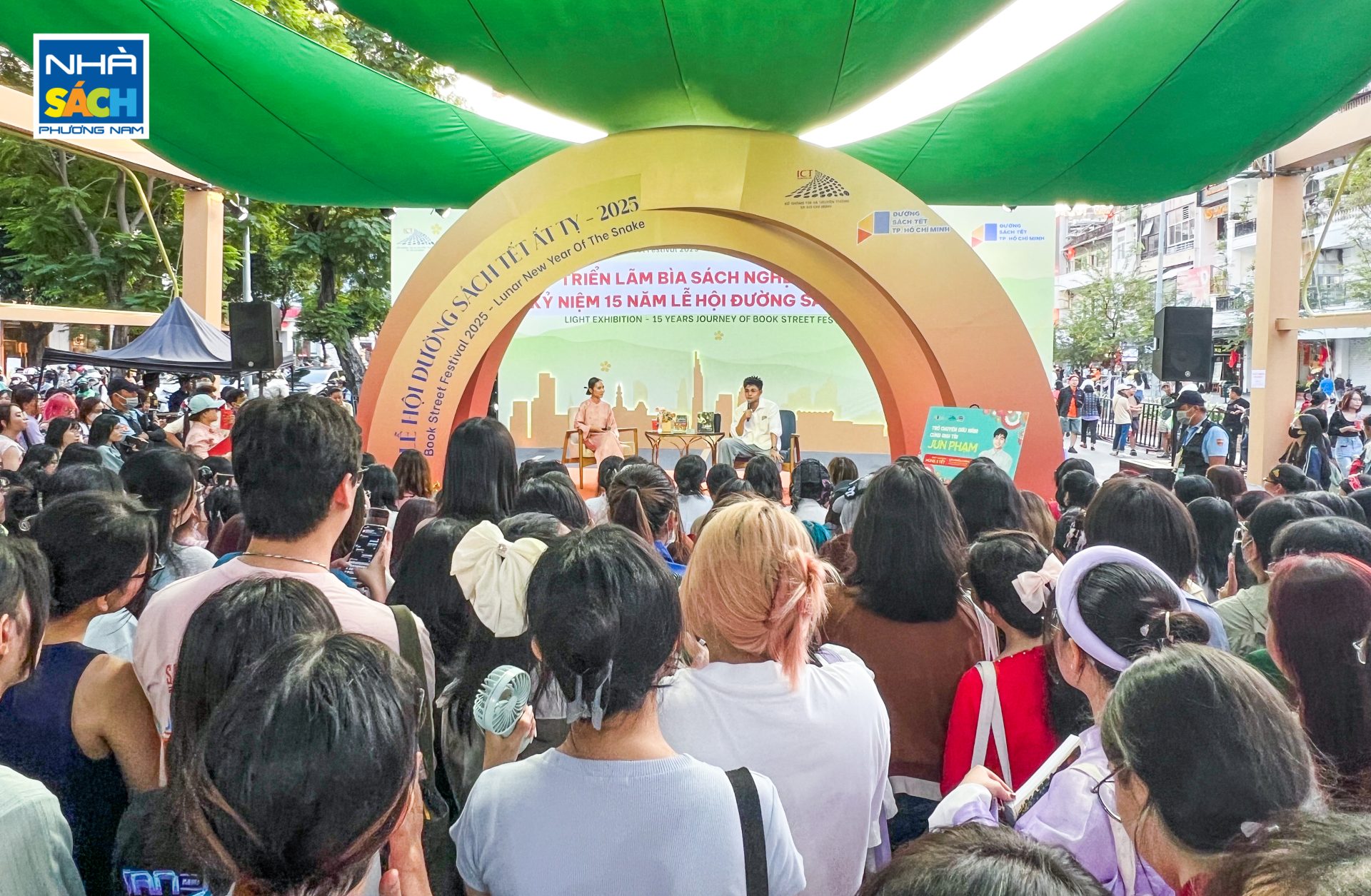 [Recap] Jun Phạm trải lòng về hành trình viết sách tại Lễ hội Đường sách Tết Ất Tỵ 2025