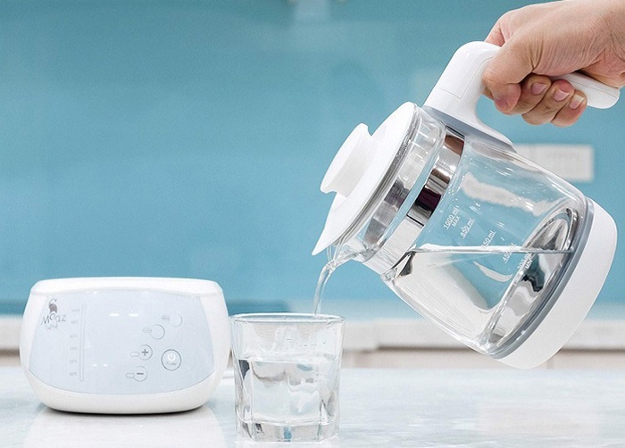 Cần lựa chọn đúng loại nước để pha sữa cho bé