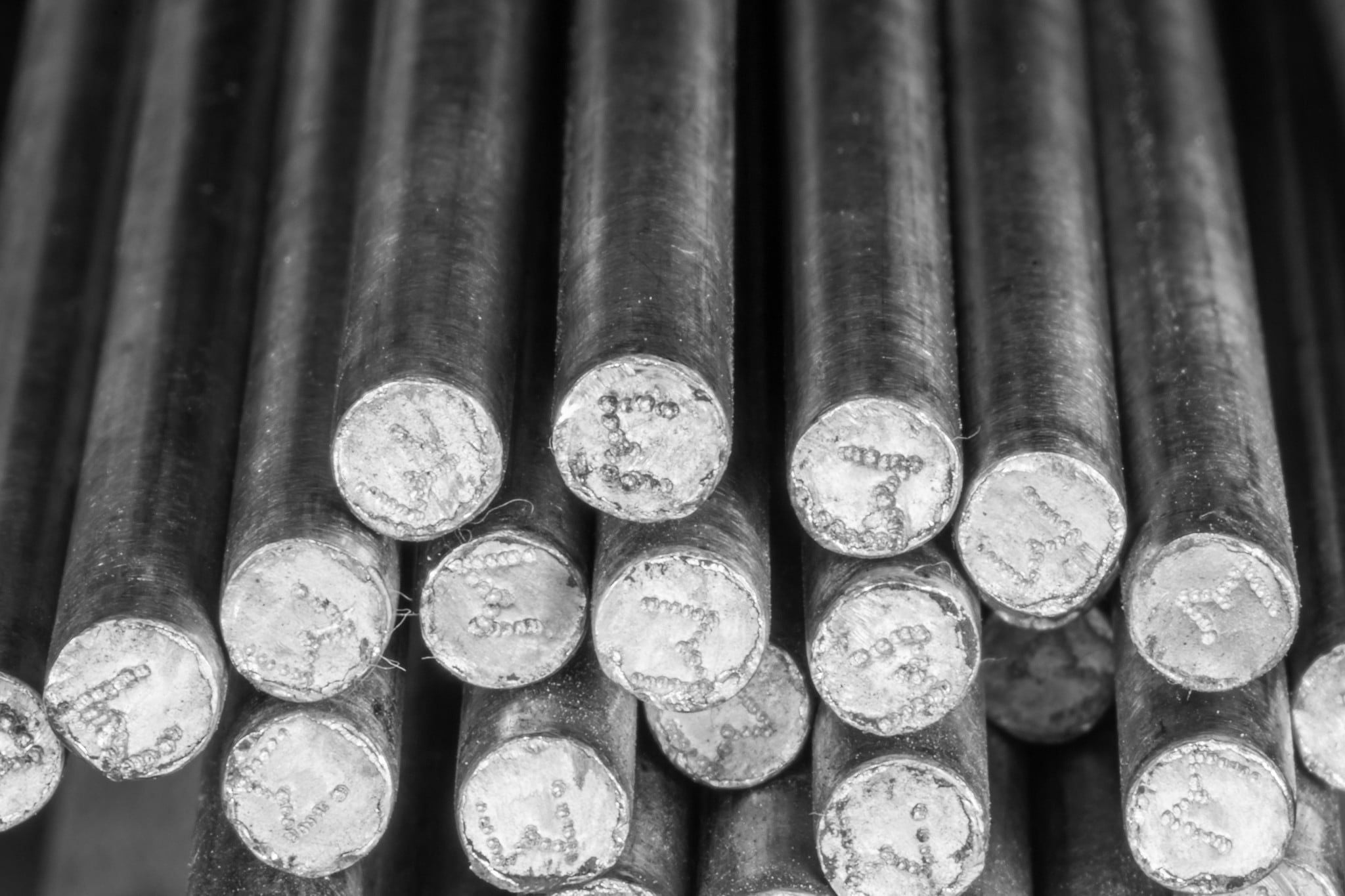 Thép carbon là loại thép cơ bản nhất trong ngành luyện kim với thành phần chính là sắt và cacbon