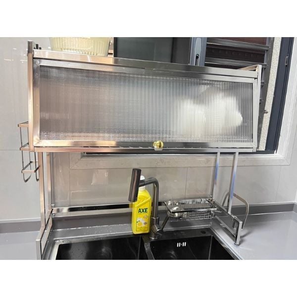 Ảnh thực tế khách hàng sử dụng kệ úp chén inox có nắp đậy 18