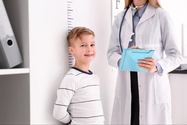 Giúp bé tăng cân và chiều cao - Nuvi Grow Height