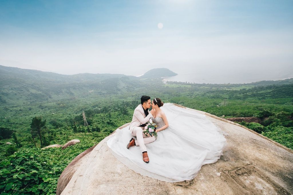 Tổng hợp các cách tạo dáng chụp ảnh cưới lãng mạn đẹp mê mẩn