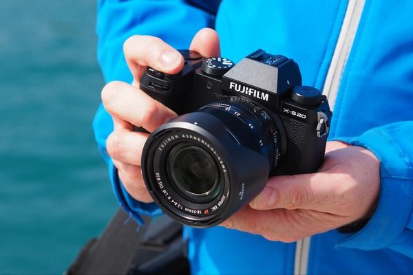 Đánh giá Fujifilm X-S20: Thiết kế, tính năng, hiệu suất