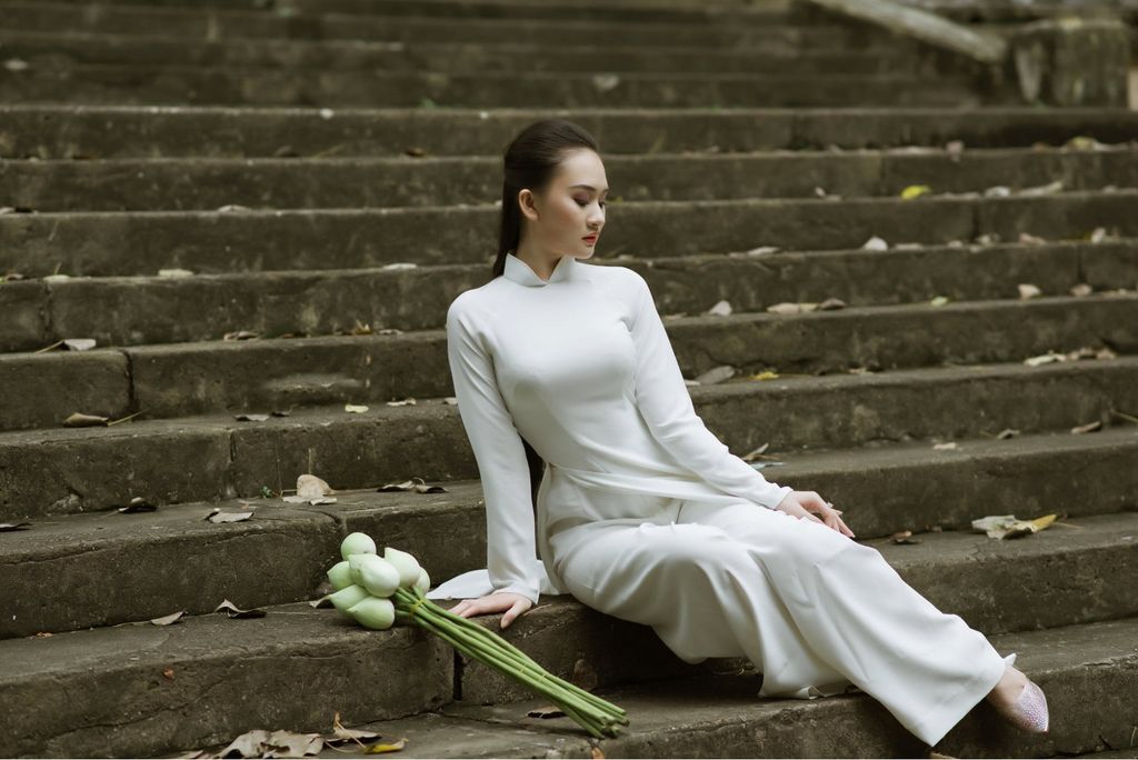 30+ Cách tạo dáng chụp ảnh áo dài duyên dáng, thướt tha