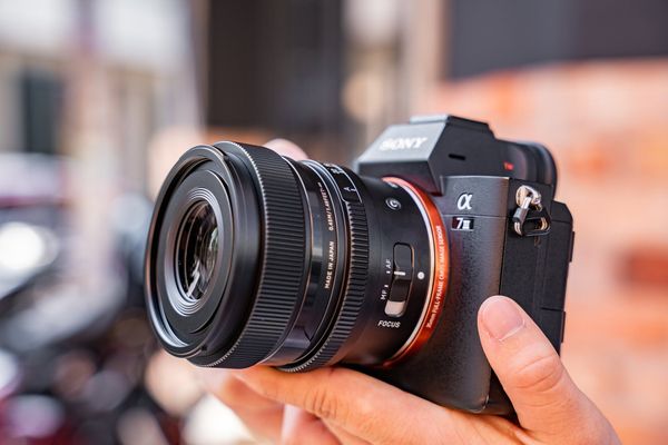 Đánh giá ống kính Sigma 50mm F2 DG DN (C): Đỉnh cao lens 50mm ngon nhẹ, giá chỉ từ 14 triệu