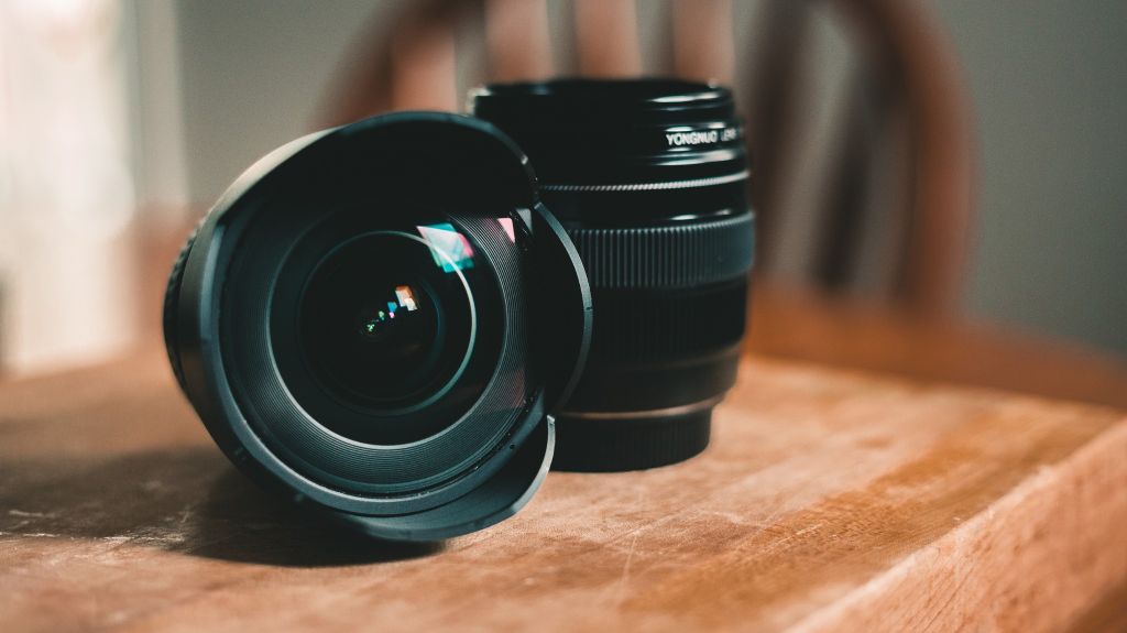 Lens kit là gì? Khác nhau như thế nào với lens fix