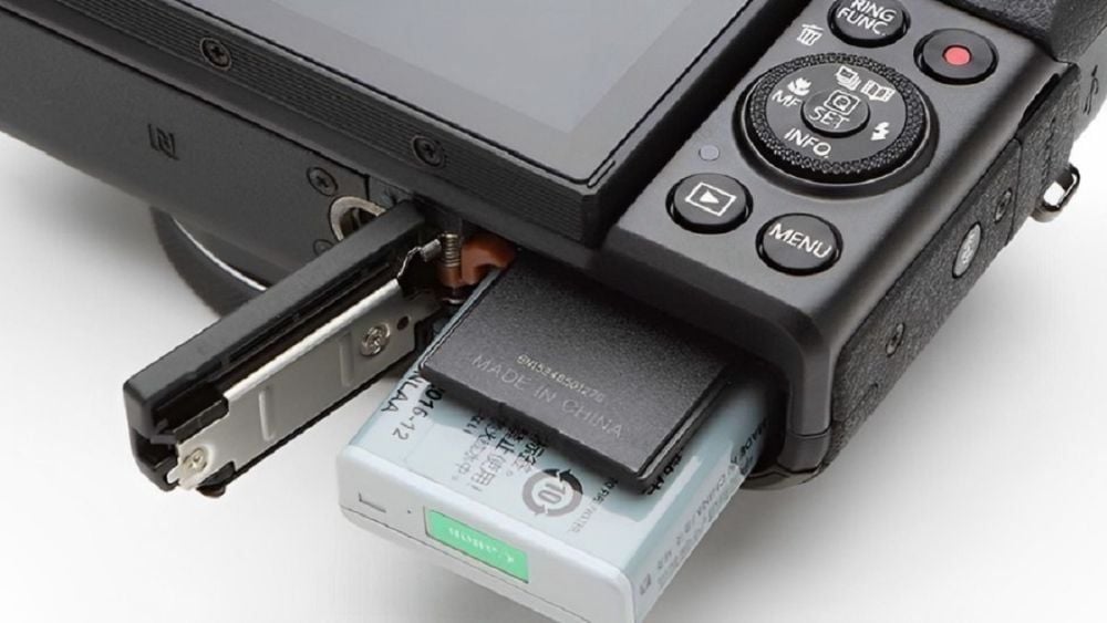 Pin là yếu tố sống còn khi chụp ngoài trời