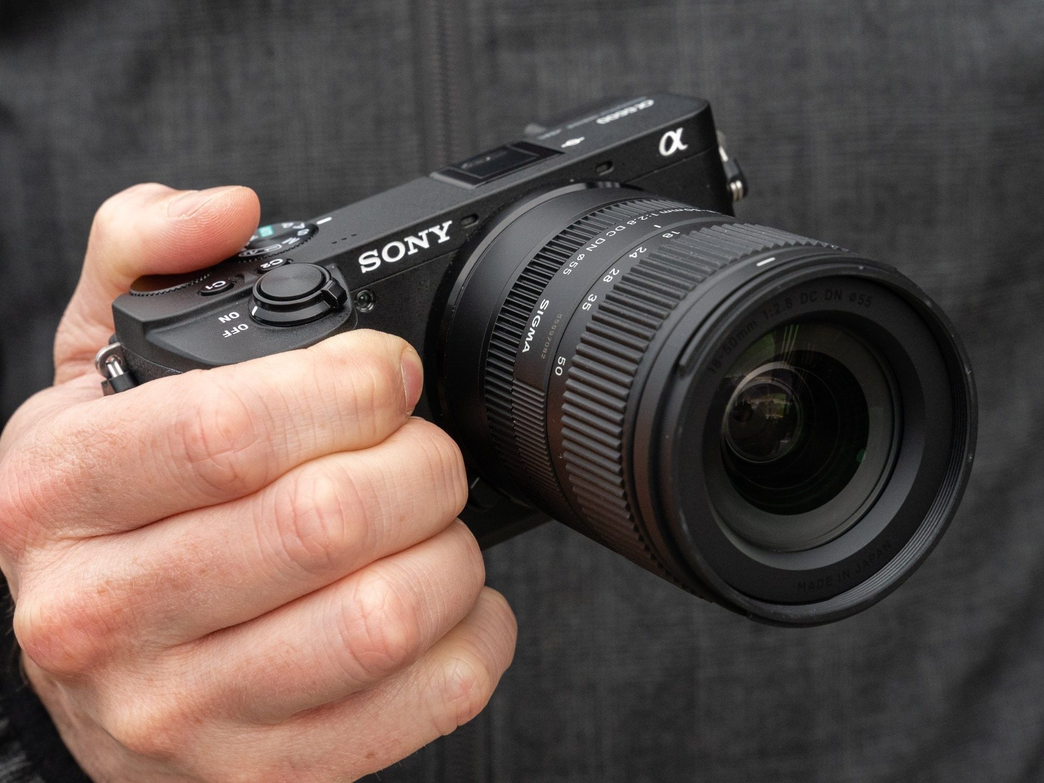 Sigma 18-50mm f/2.8 DC DN