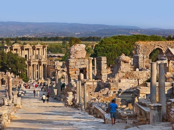 NGÀY 08: KUSADASI – EPHESUS - PAMUKKALE                       (Ăn sáng, trưa, tối)